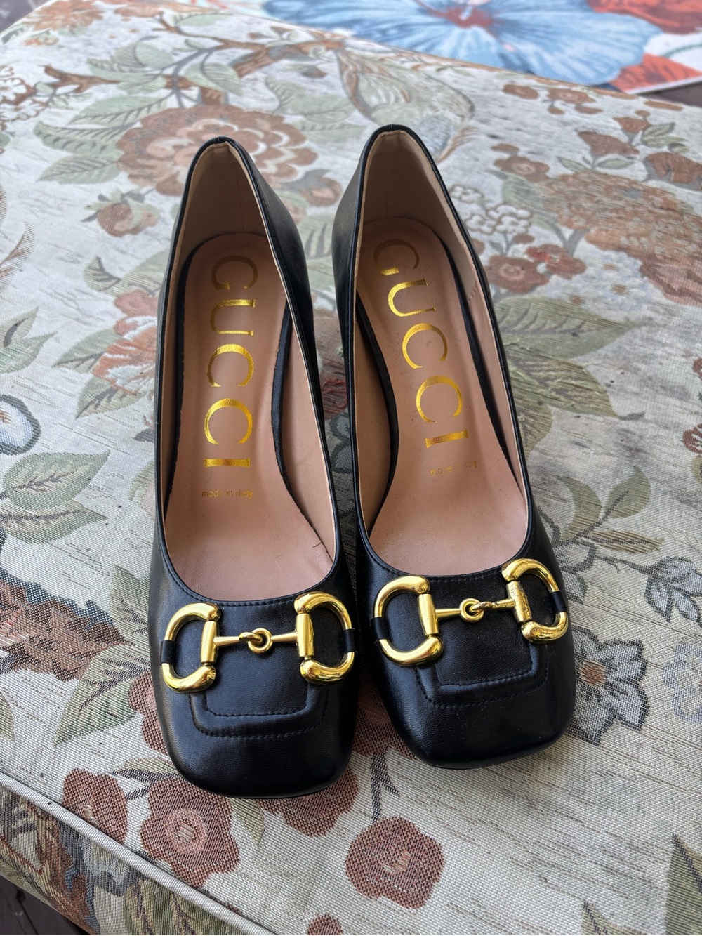Gucci Black Leather Pumps with Gold Horsebit